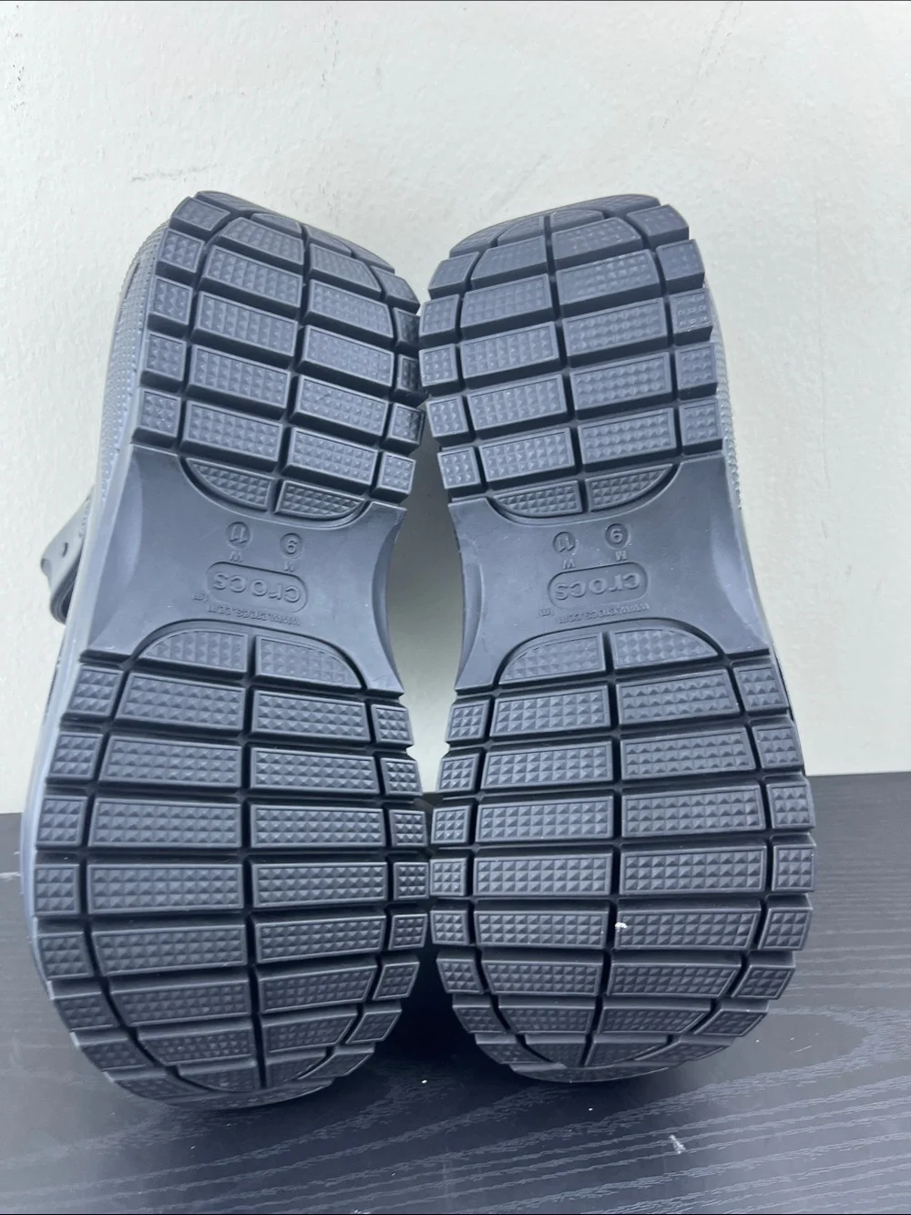 Crocs Mega Crush Women's Size 11 Black Platform Sandals Adjustable Strap Shoes